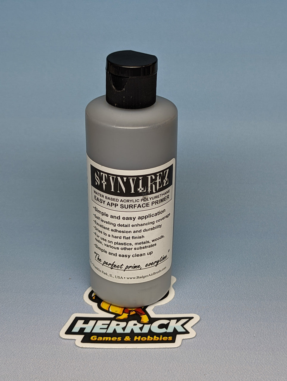 Badger: Stynylrez Water-Based Acrylic Primer Gray 4oz. Bottle