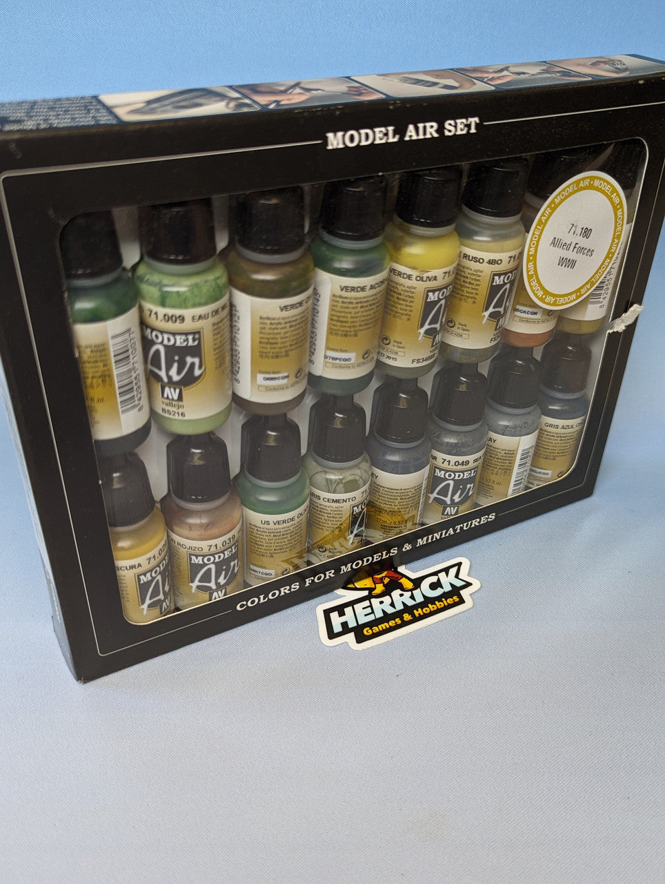 Vallejo: 17ml Bottle WWII Allied Forces Model Air Paint Set (16 Colors)